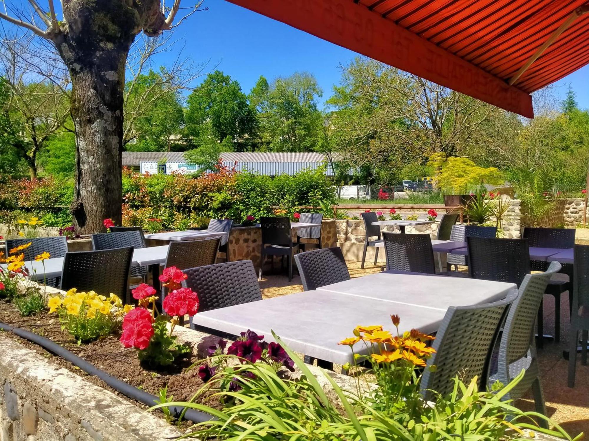 ホテル Le Relais De Boralde エスパリオン エクステリア 写真